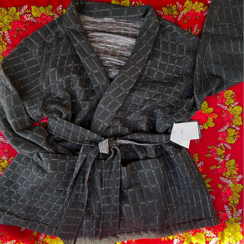 *SOLD*NWT Nike Yoga Kimono Style Cardigan